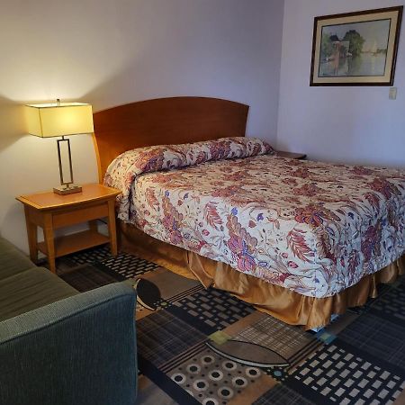 Emerald Inn & Lounge Blythe Bagian luar foto