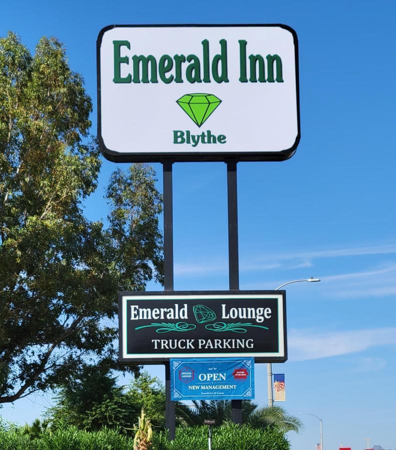 Emerald Inn & Lounge Blythe Bagian luar foto