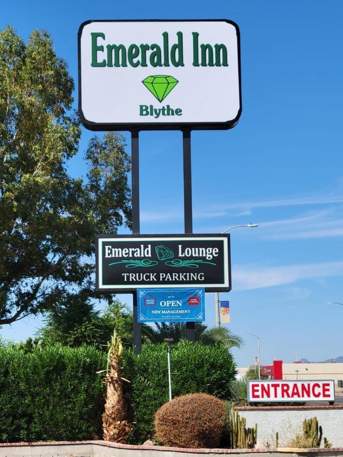 Emerald Inn & Lounge Blythe Bagian luar foto