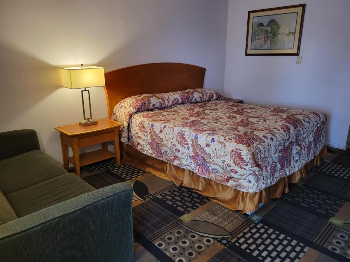 Emerald Inn & Lounge Blythe Bagian luar foto