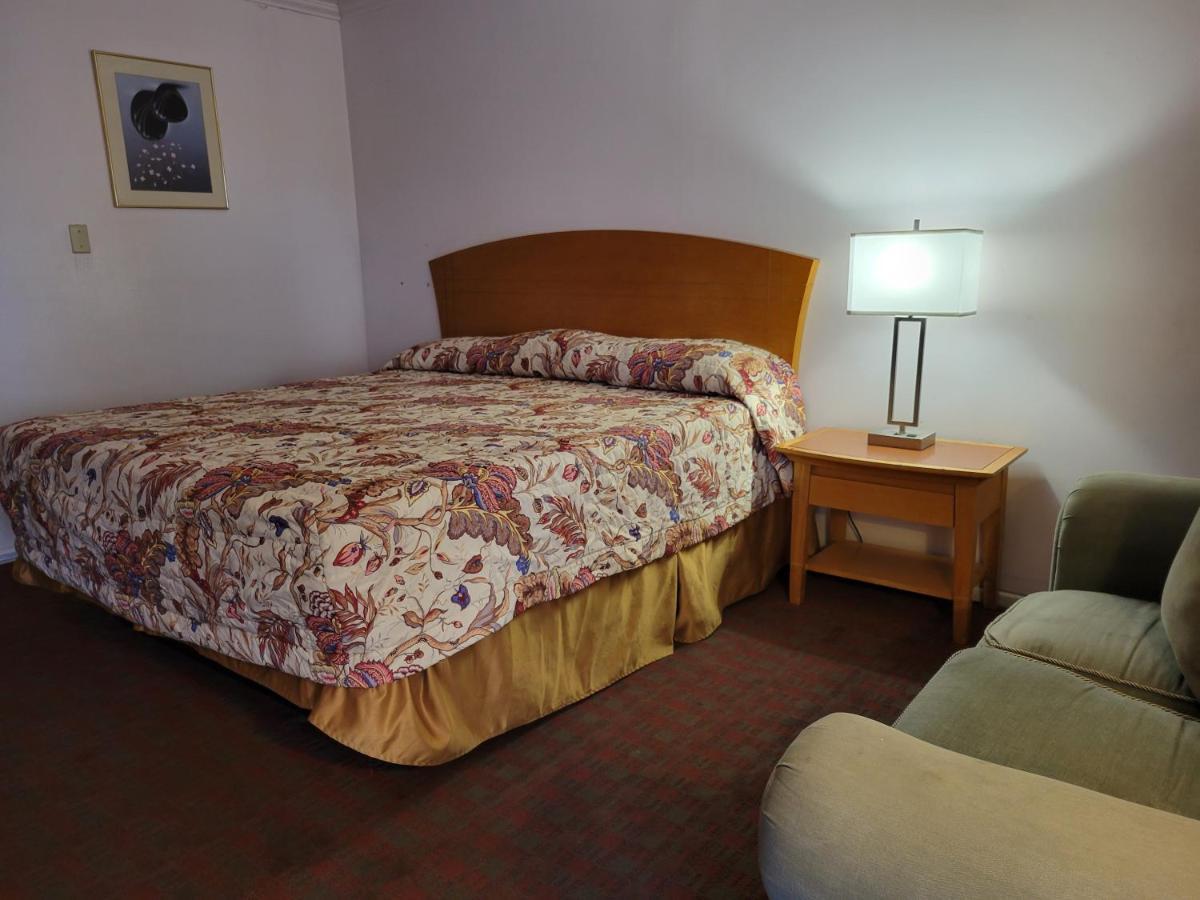 Emerald Inn & Lounge Blythe Bagian luar foto